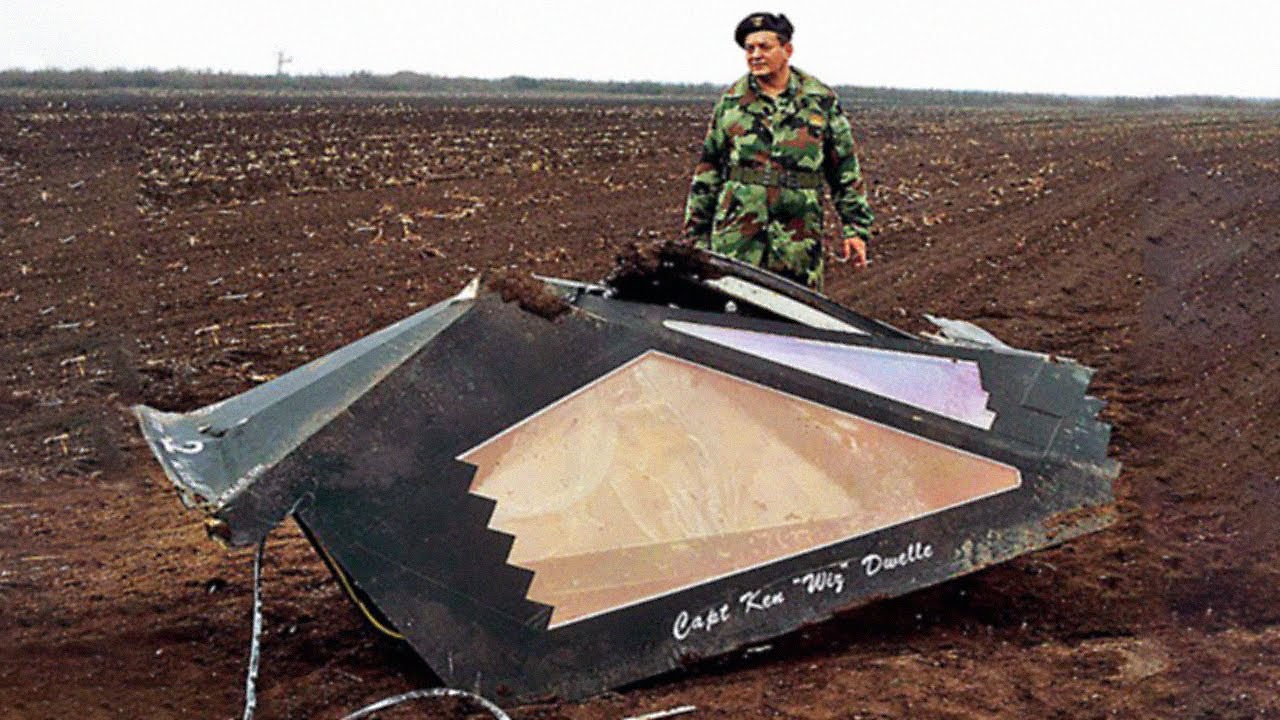 Сбитый советским ЗРК С-125 в Югославии F-117 Nighthawk.