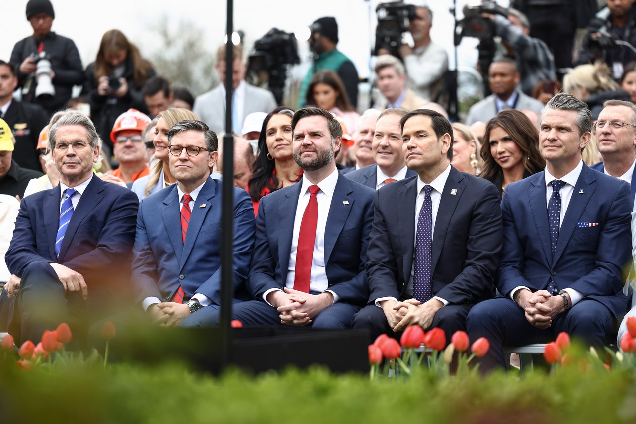 Люди президента, не демократы.